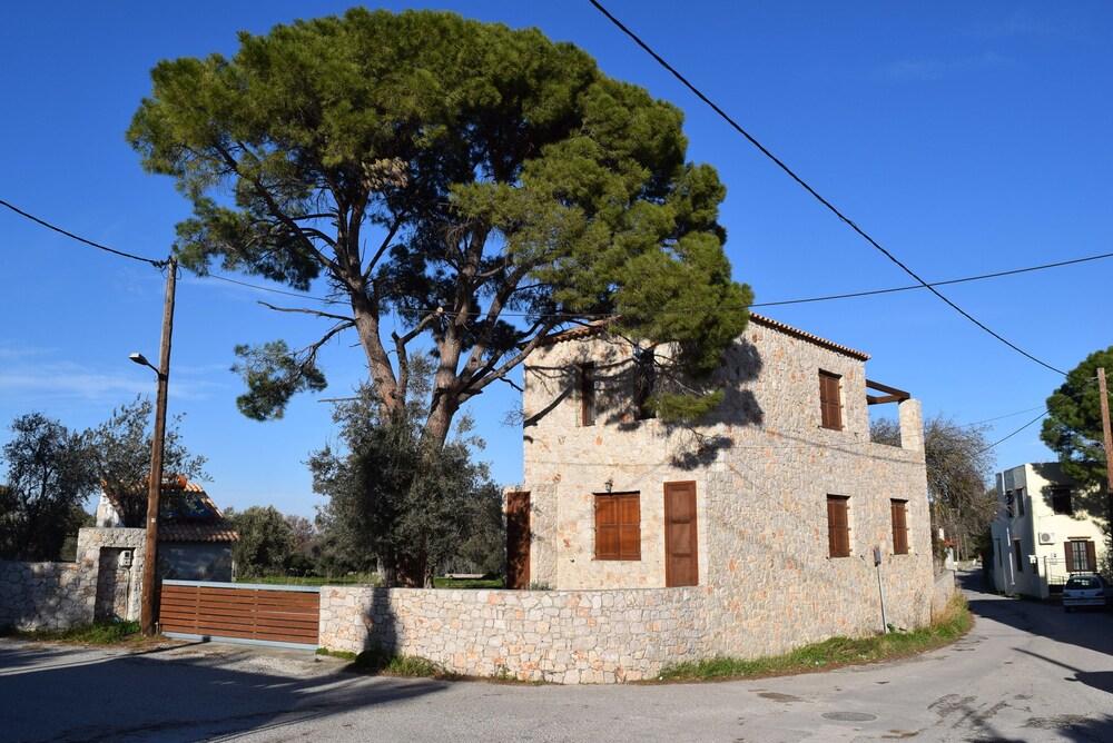 Pyrgos Luxury Country Home