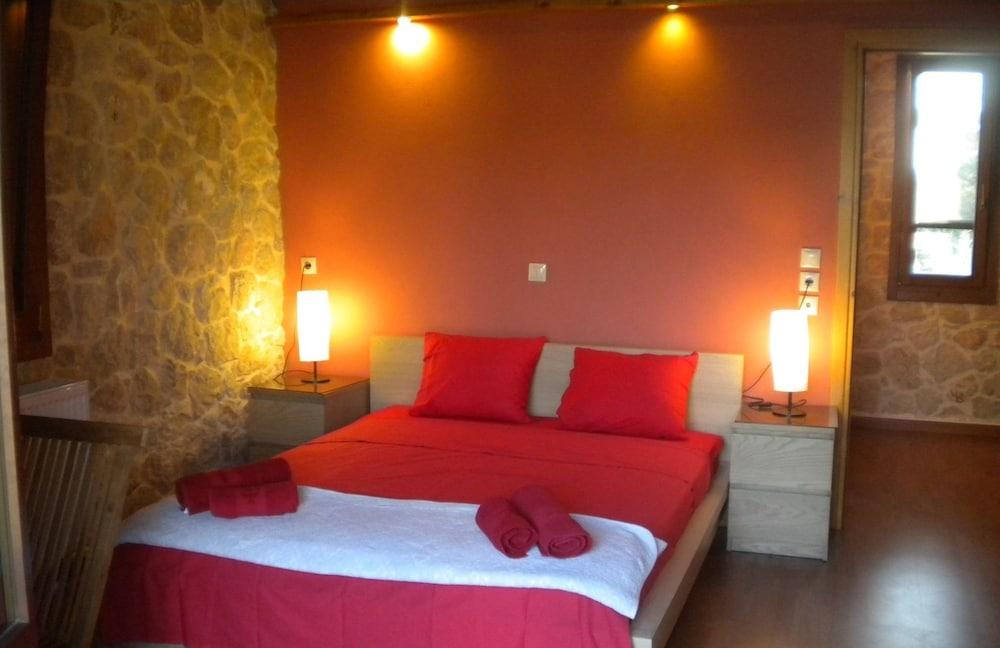 Pyrgos Luxury Country Home 2