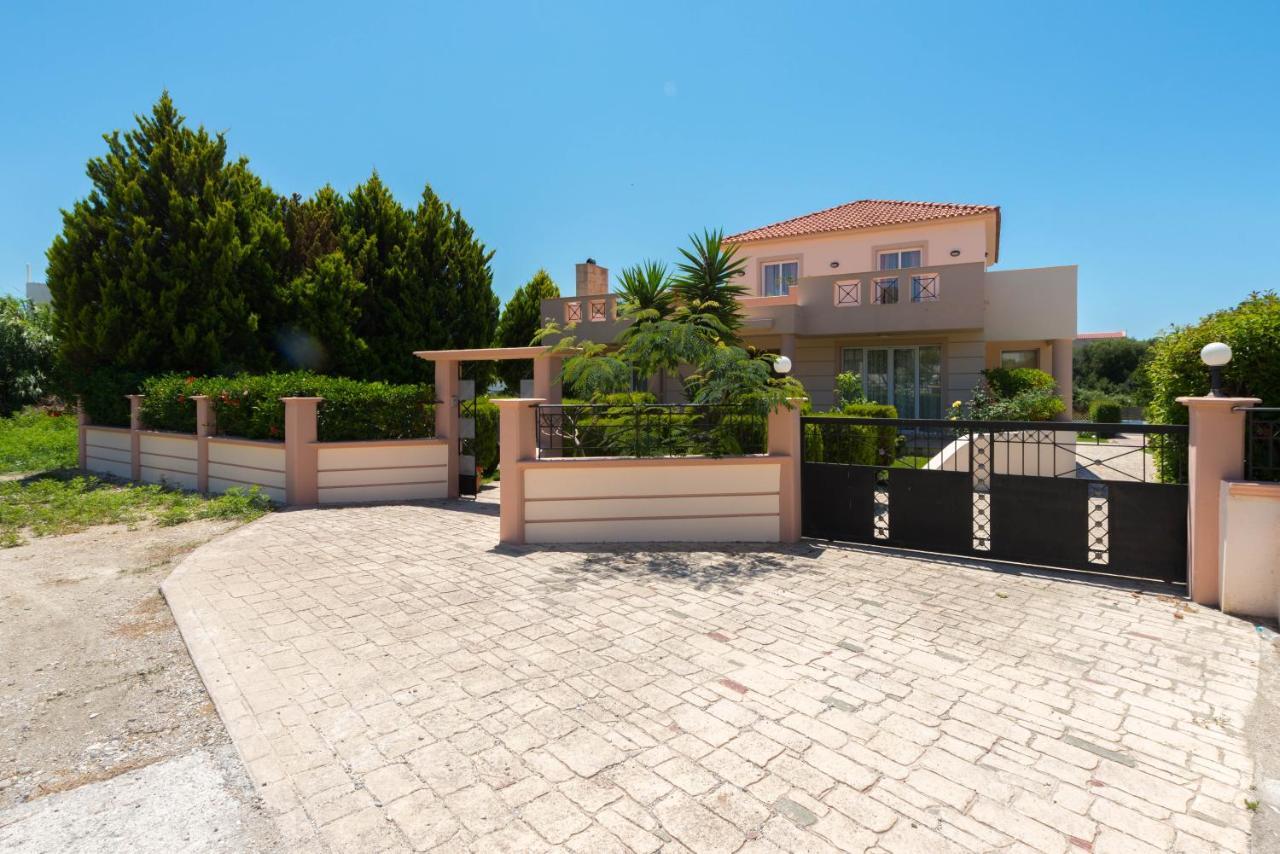 Villa Rea Luxury 5 Bdrs with Swimming Pool 1