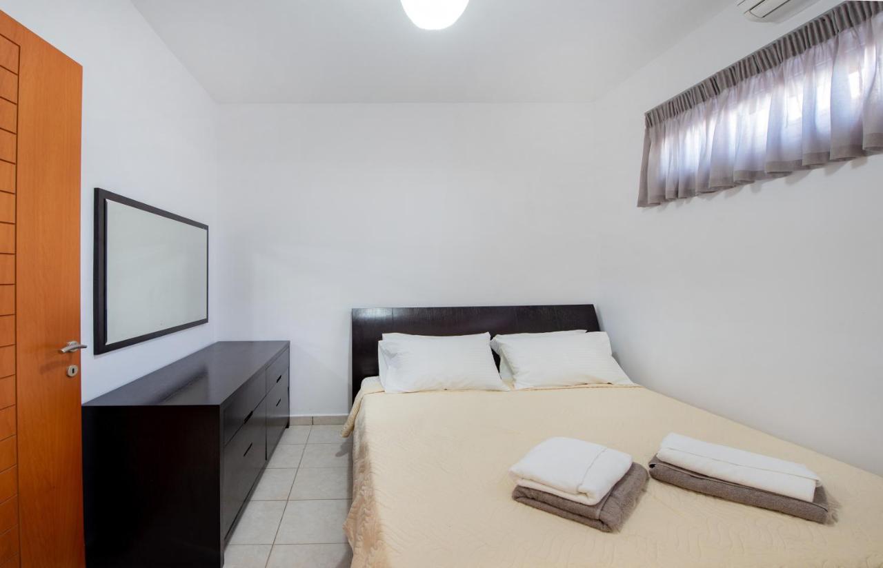 Kremasti Pool Villa Near the Beach 2