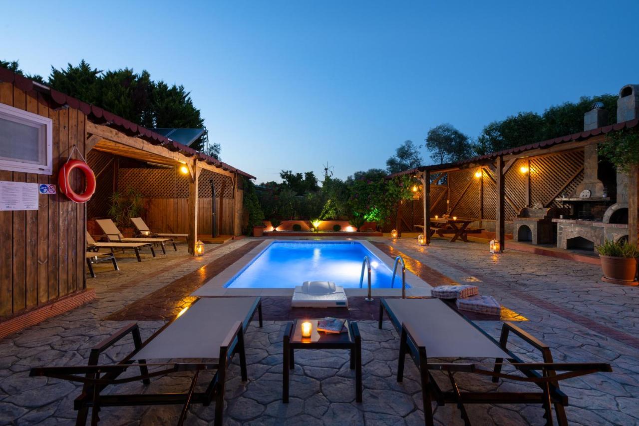 Antico Rosso Villa 1