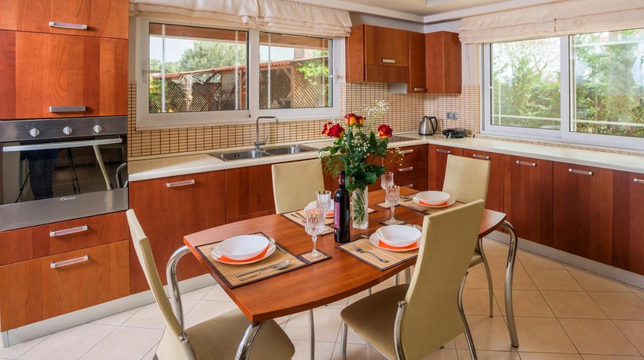 Antico Rosso Villa 2