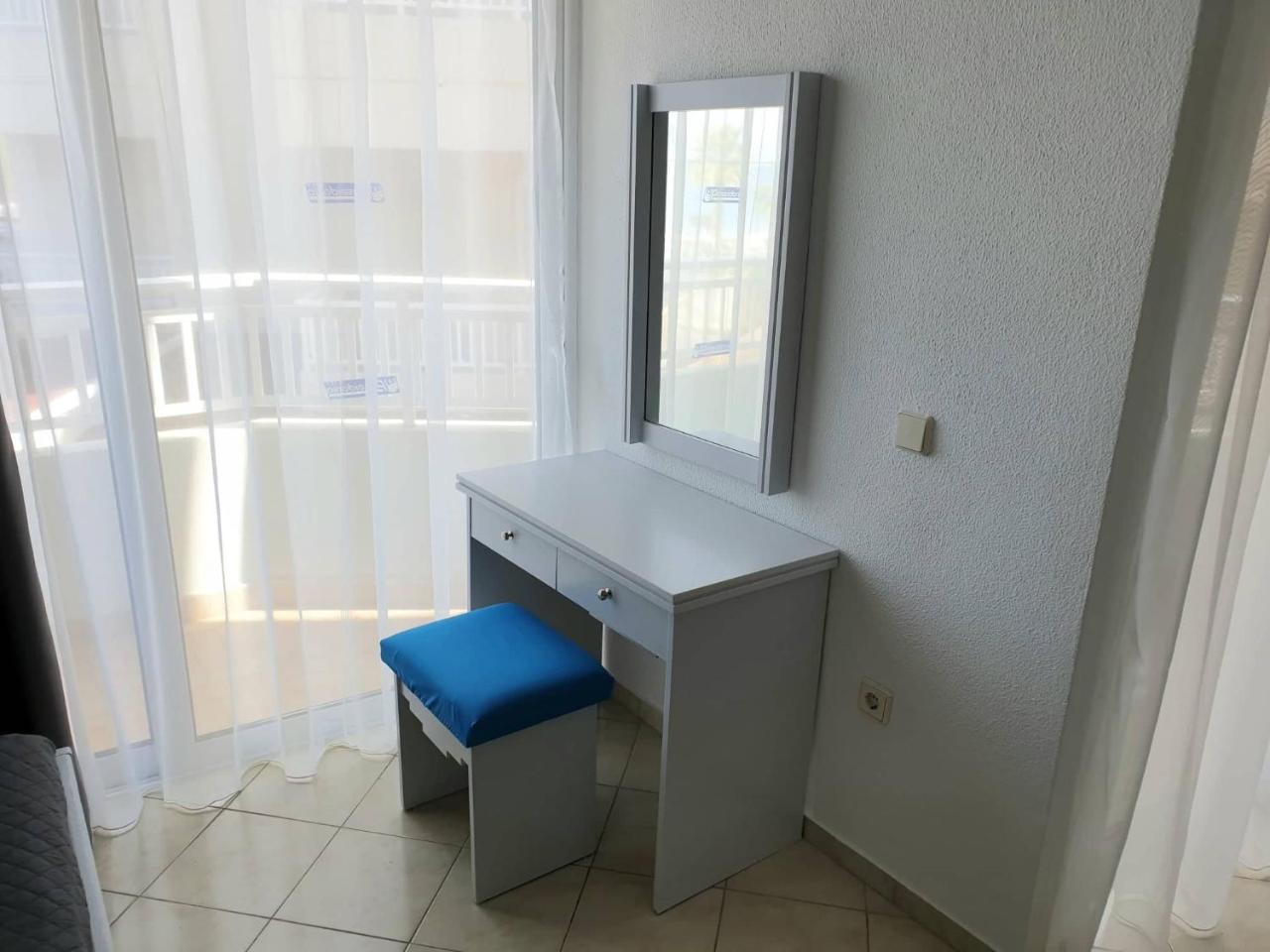 Blue Eyes Aparts-Hotel 2