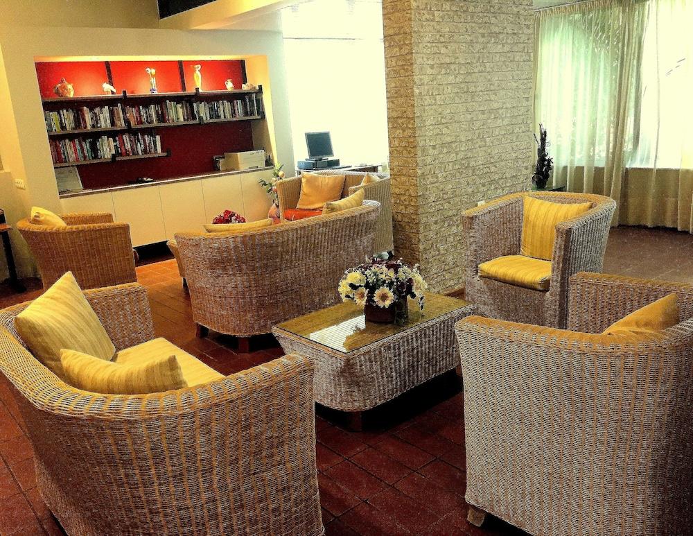 Caravel Apartment Hotel 1