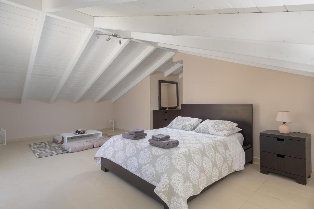 La Maisonette - 4 Bedroom Villa Near the Beach