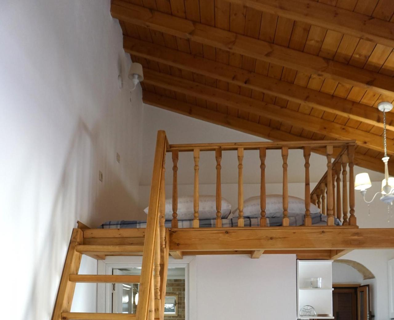 Alicia's Traditional Home in Paradisi 1