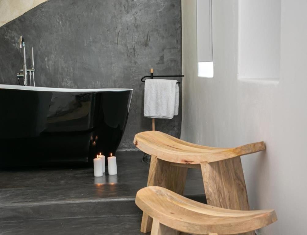 Luxury Santorini Villa Villa Elysian Dyo Private Hot Tub Air Conditioning 1 Bedroom Oia 2