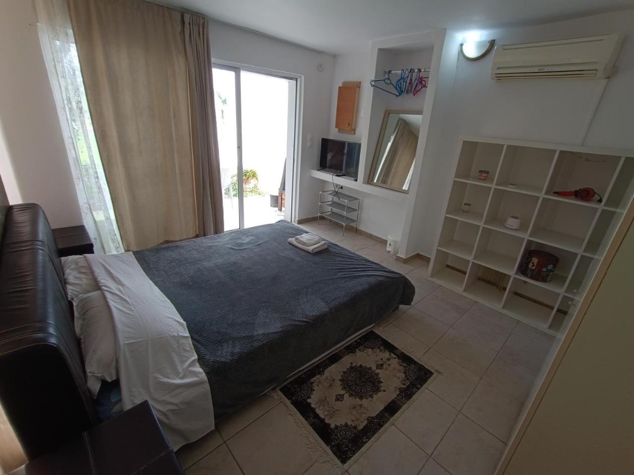 Azalea Garden Appartment with Mountain View 1