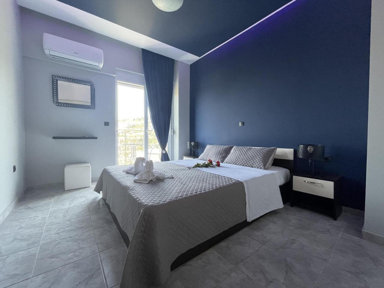 Katakos Zeus Deluxe Grey Apartment with Spectacular Sea & Mountain View 2