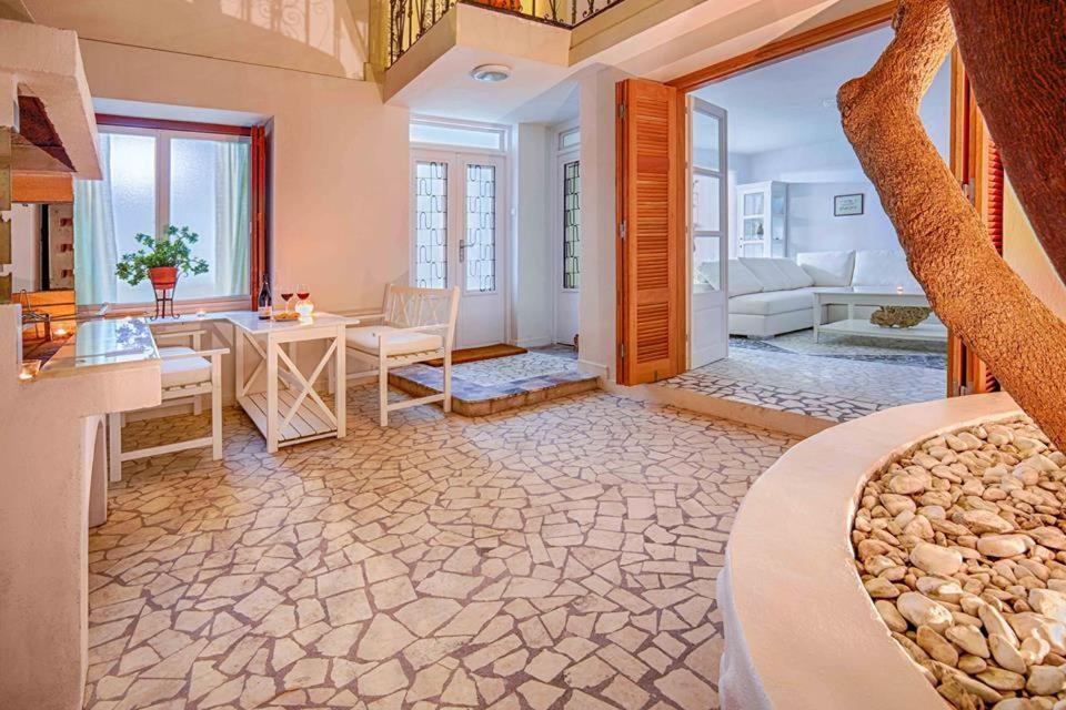 Luxury Living Nisos Vs Rhodes Town 2