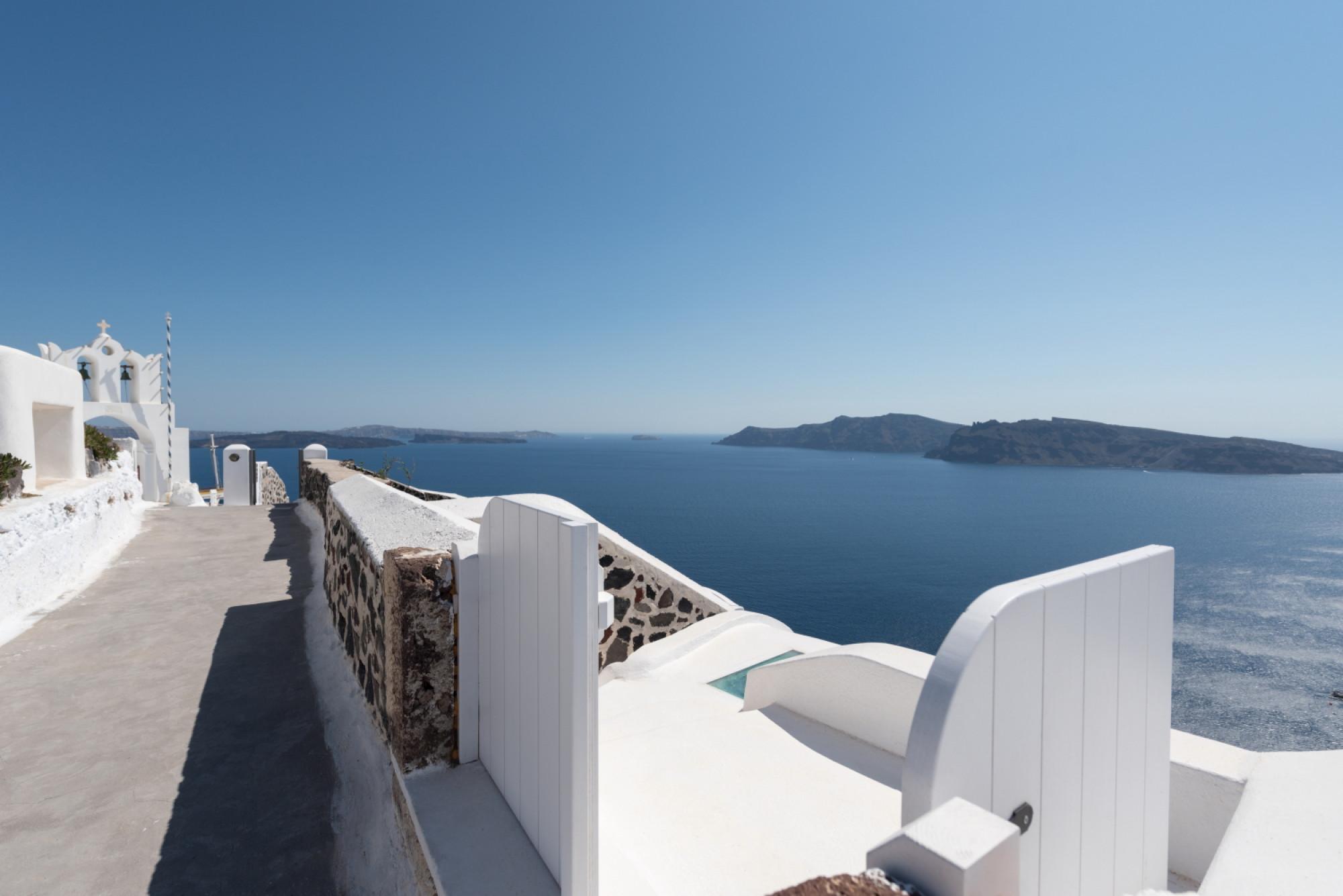 White House Villa with 3 Bedrooms And Amazing Views at Oia 2