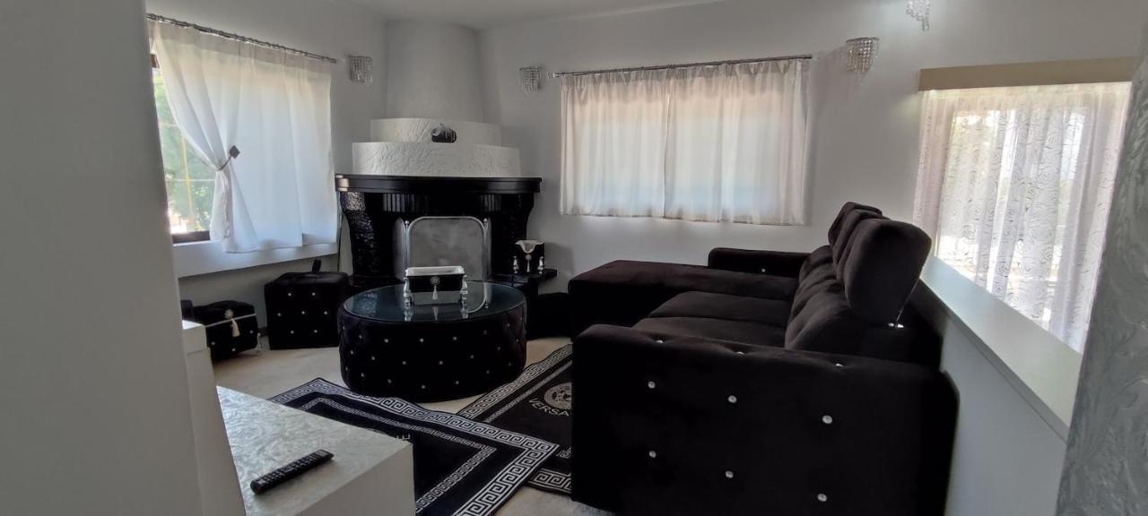 Ixian House Apartment 1