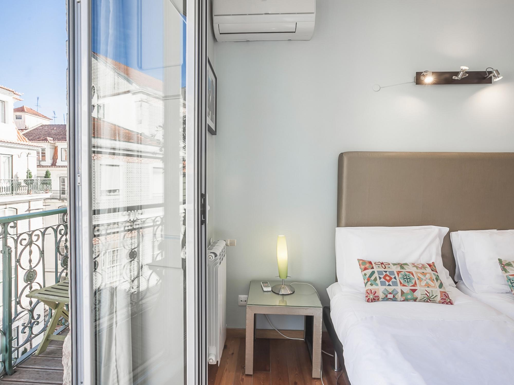 Lv Premier Baixa Pr Elevator, Balcony, Ac, View 2