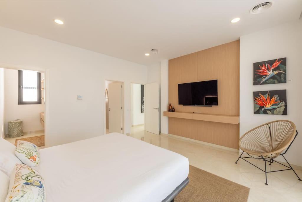 Villa Andrea, Quiet Luxury, Sunset with Sea Views 1