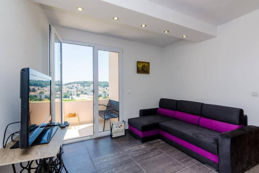 Spacious 80m2 Place, Great Views:-) 2 Bedrooms ! 2