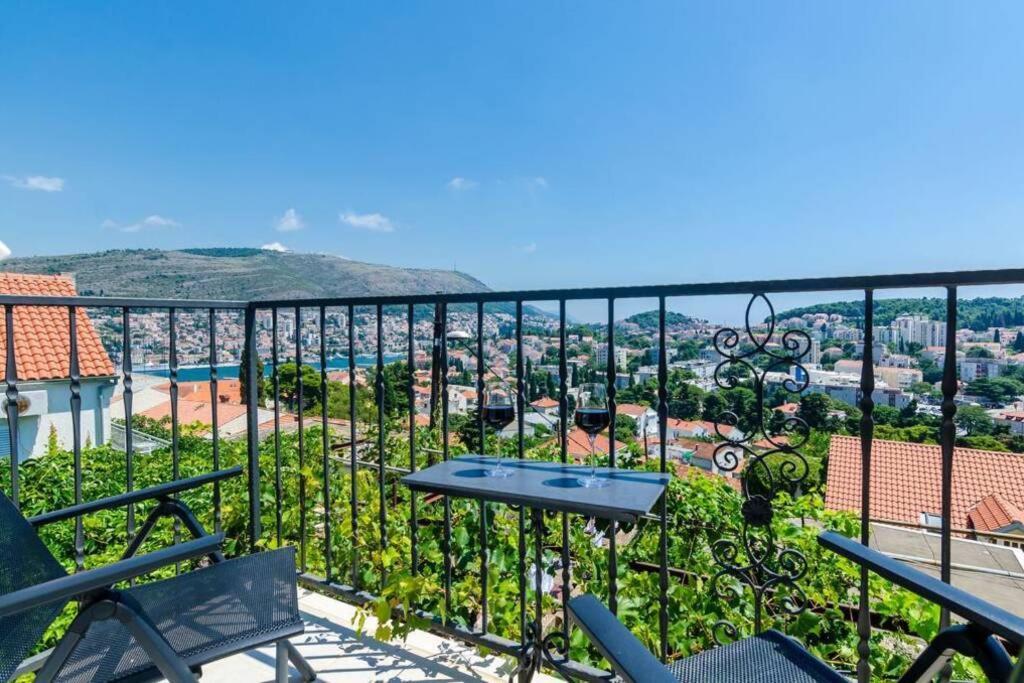 Spacious 80m2 Place, Great Views:-) 2 Bedrooms !