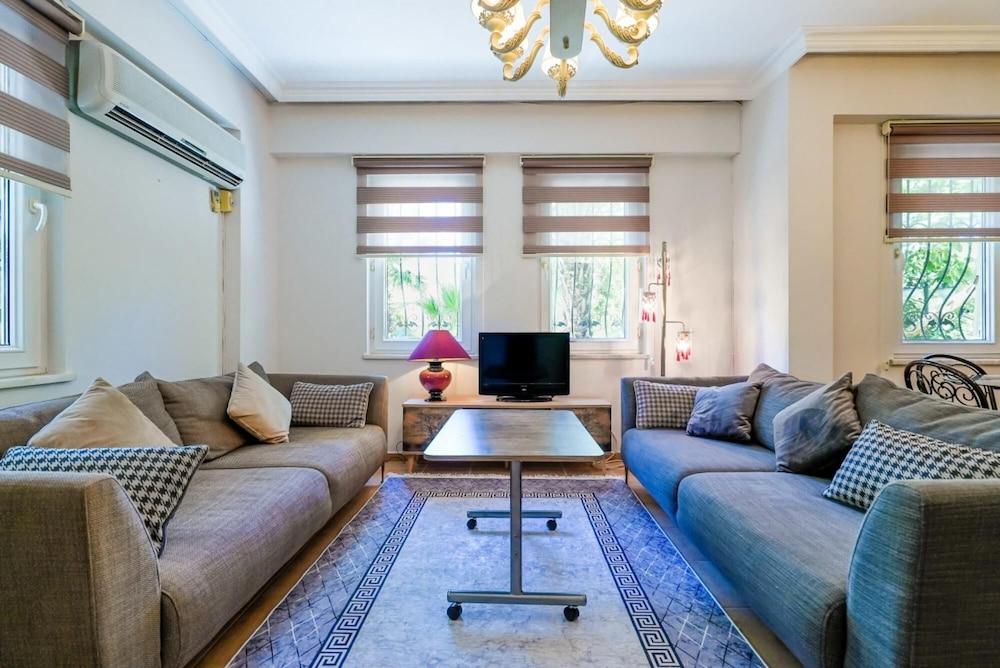 Peaceful Flat with Shared Pool in Camyuva Kemer
