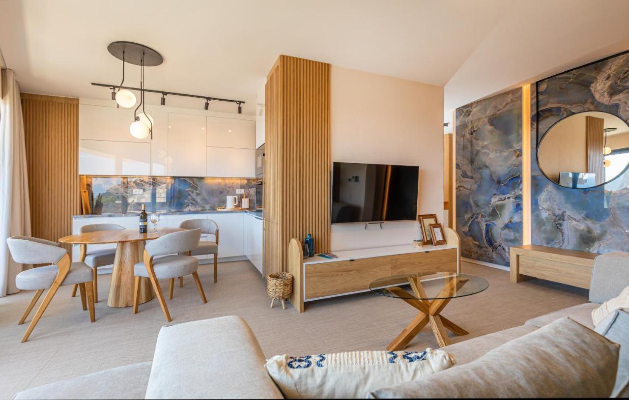 Ragusa Sea View Apartment by Duhomes 2