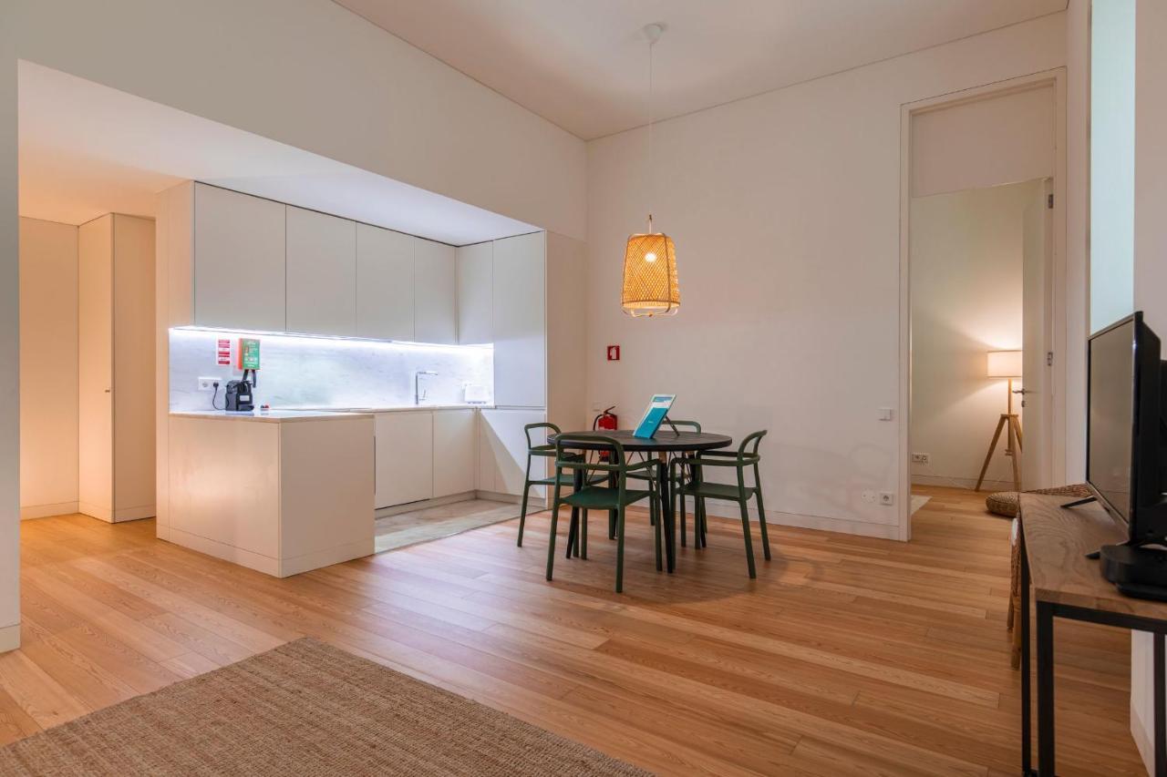 Green Gate To Lisbon by Lovelystay 2