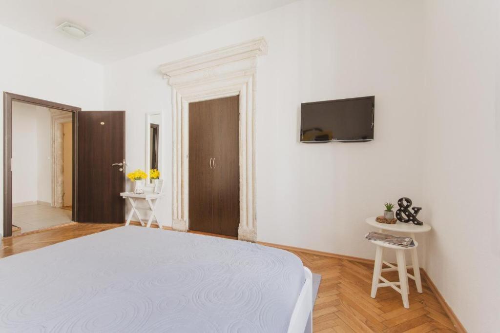 Rooms Eden Old Town 2 1