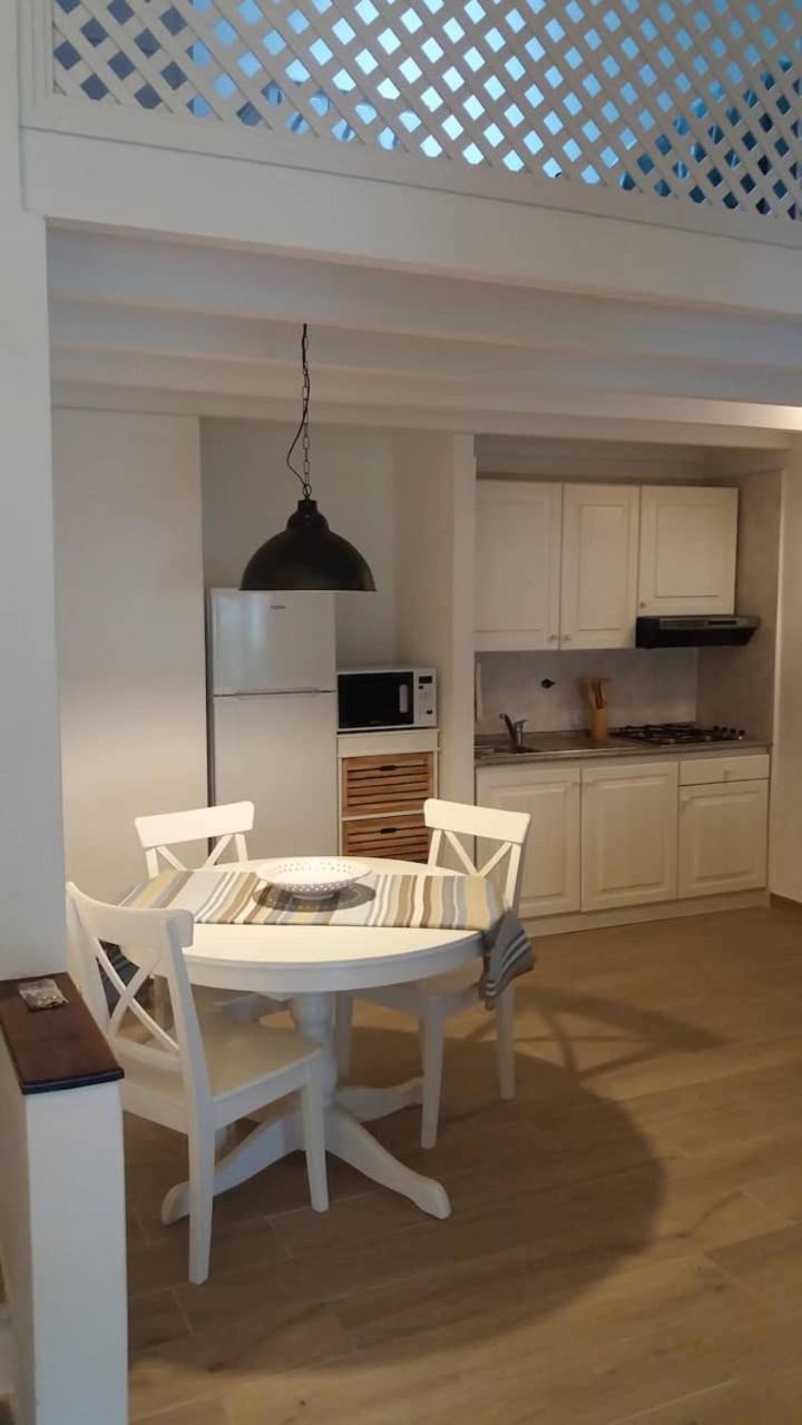 Santa Margherita di Pula, Calaverde, Deliziosa Villetta 100 Metri Dal Mare 2