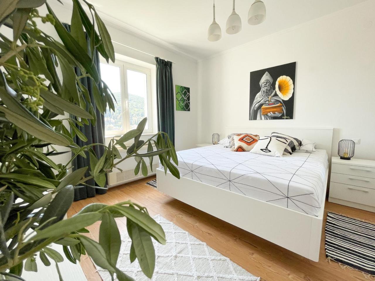 Melisa Apartment with Balcony & Free Parking 2