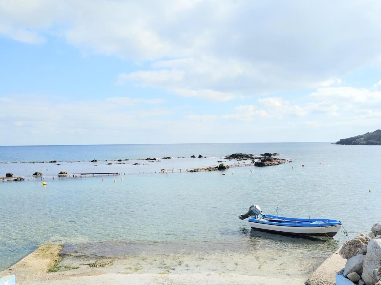 Luxury Apartment with Sea View Near Kallithea