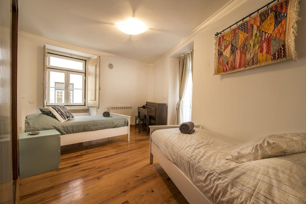 Grand Parliment Duplex by Homing 2