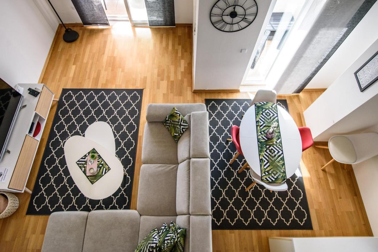 Summer Night Apartment by Duhomes 2