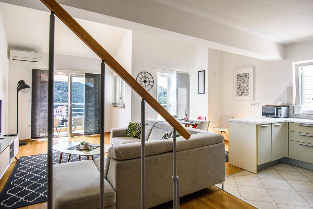 Summer Night Apartment by Duhomes 1