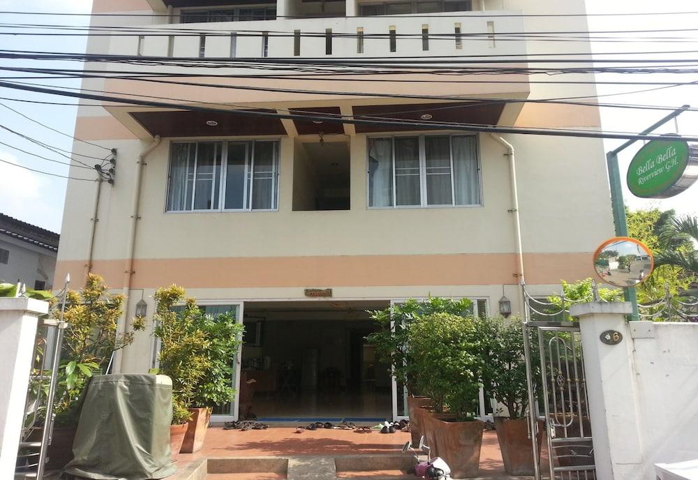 Bella Bella River View