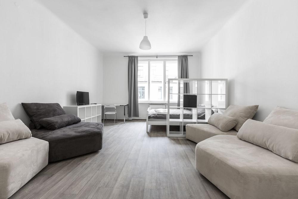 Premier Apartment Old Town Hradebni