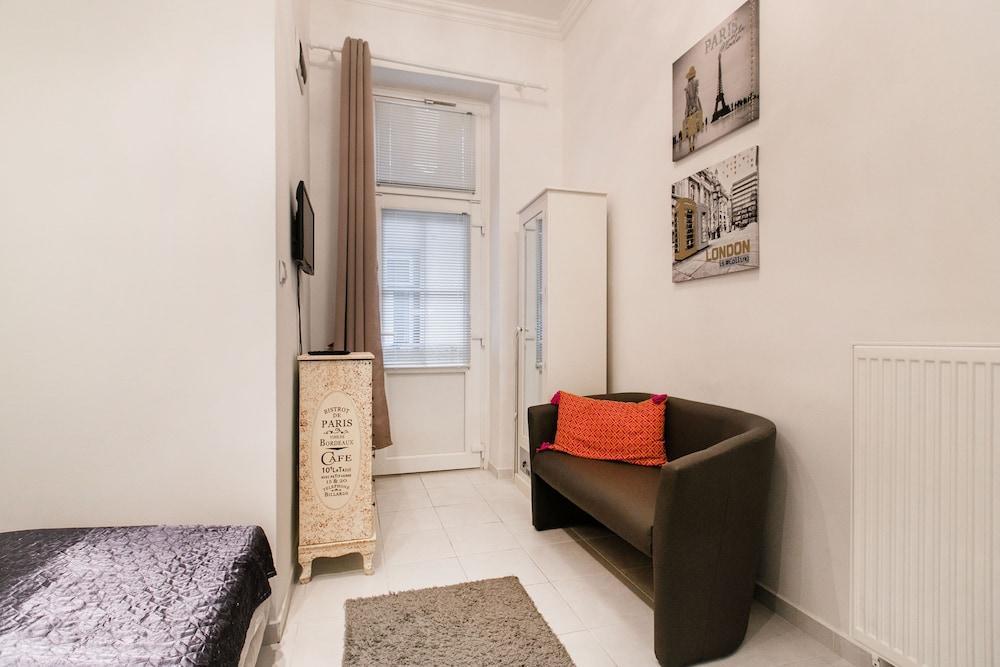 Nagy Diofa 18 Apartment Ii.