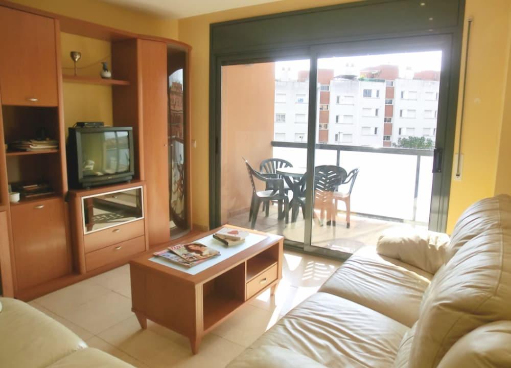 Apartment in Lloret de Mar - 104276 by Mo Rentals