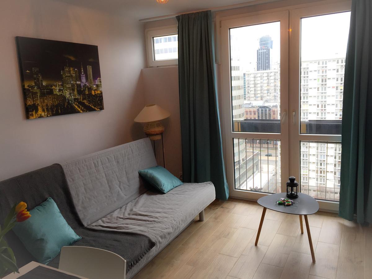 Bright 14th Floor Central Home with Balcony & Views