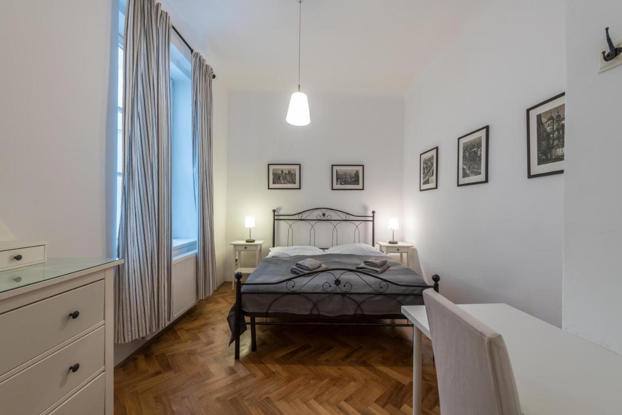 Apartman Carolinum
