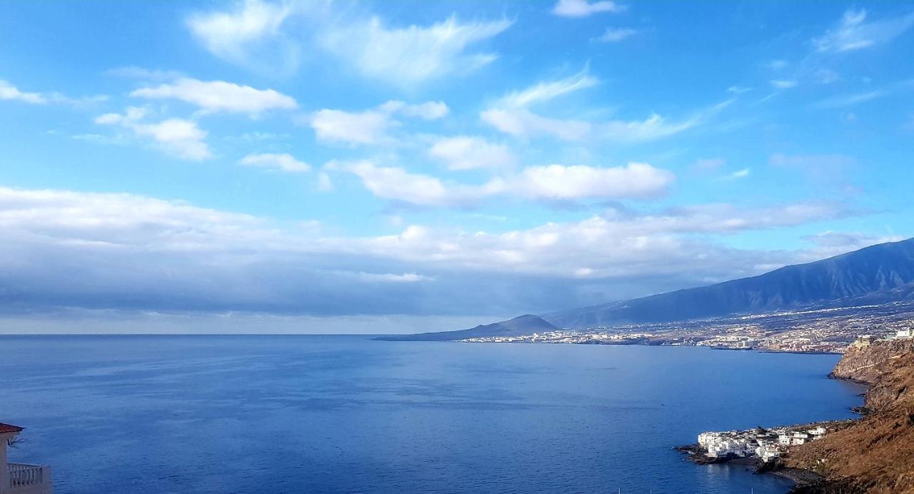 Lujo Nordico Sobre El Mar Azul