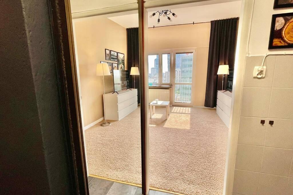 Aircondition Green 2, 2xmetro Wifi 50’Tv Netflix Hbo Appletv