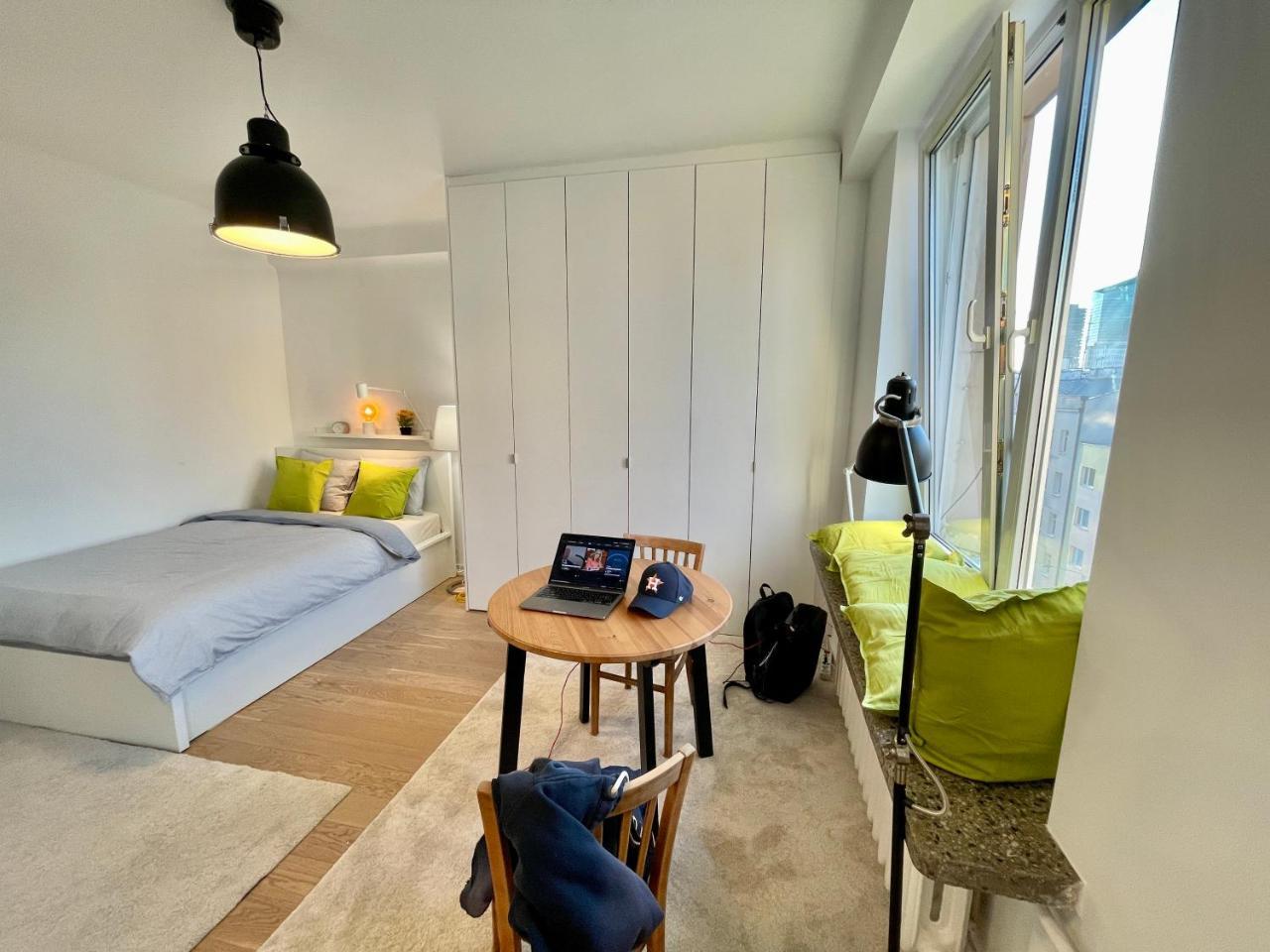 Holiday 2 Wifi 300mbs 70’Tv Netflix Hbo Max Apple