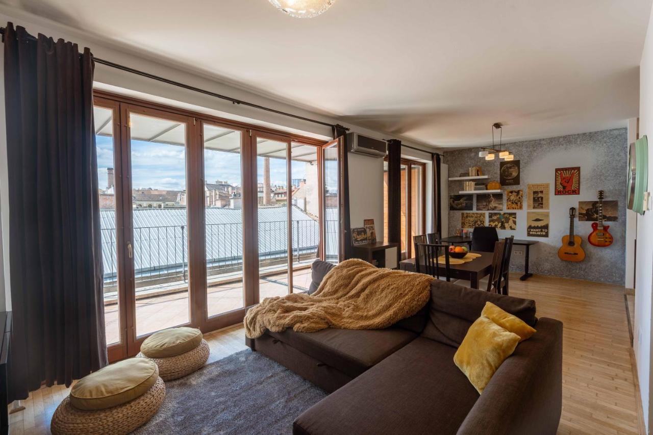 Sunny Penthouse Front of Szimpla Kert