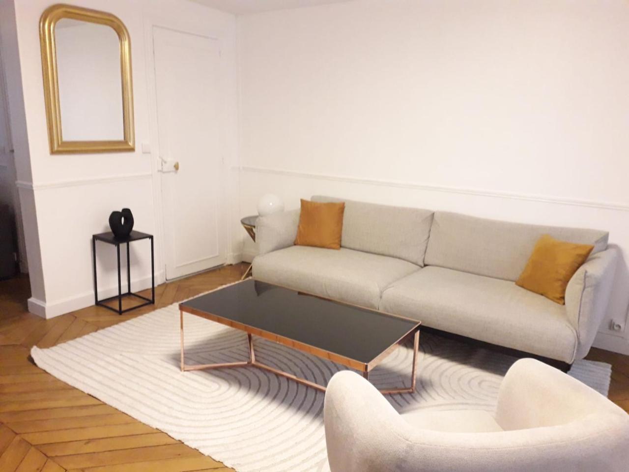 Champs Elysees Luxury Appartment