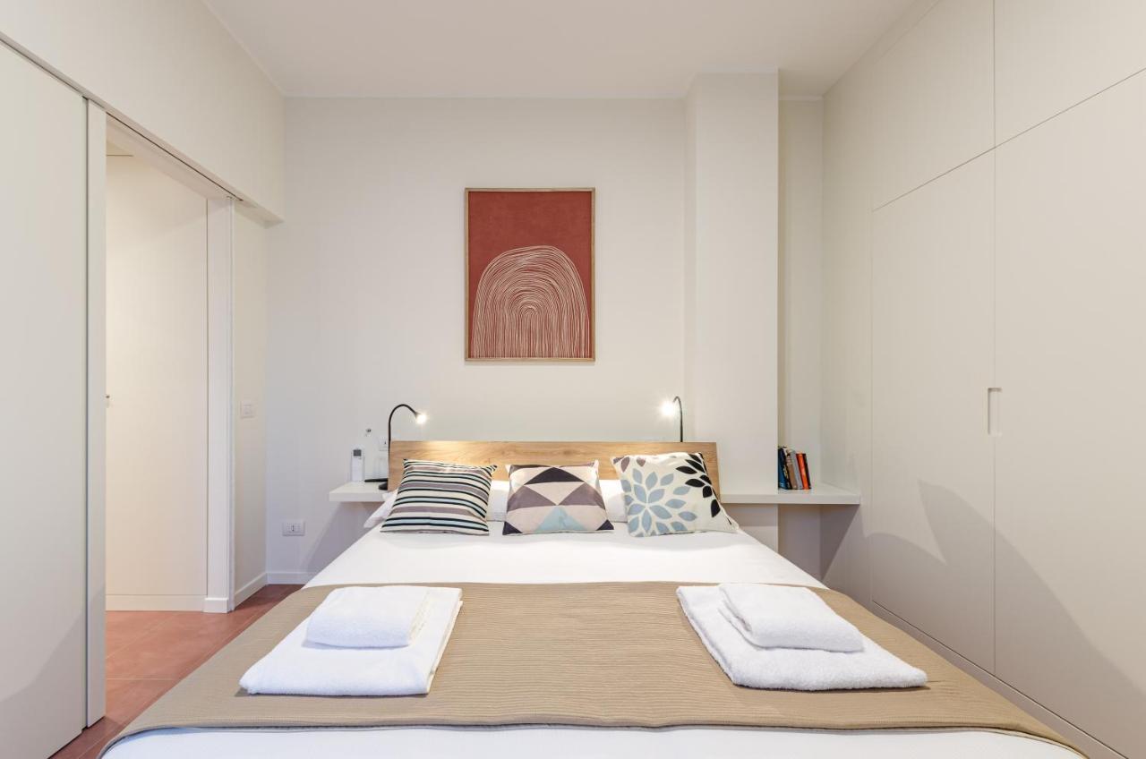 Velasquez Apartments - B - San Siro