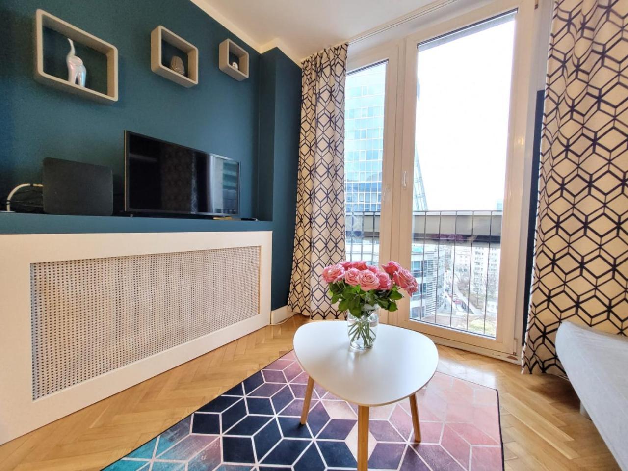 My Beloved Warsaw-Metro Rondo Onz