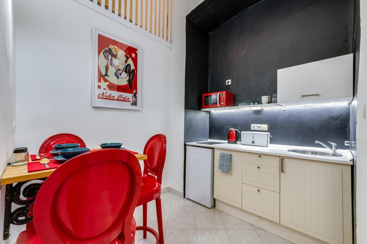 Little Cola Apartment in Dohany Street with AC