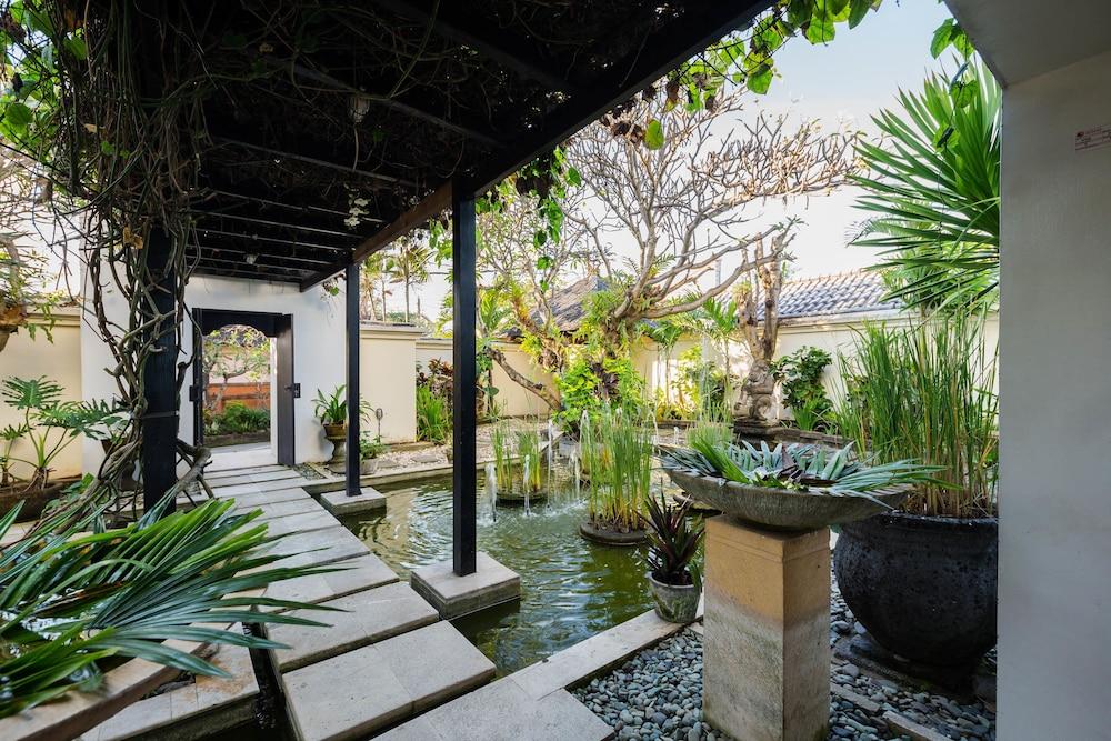 Suarti Resort, Villas & Gallery 1