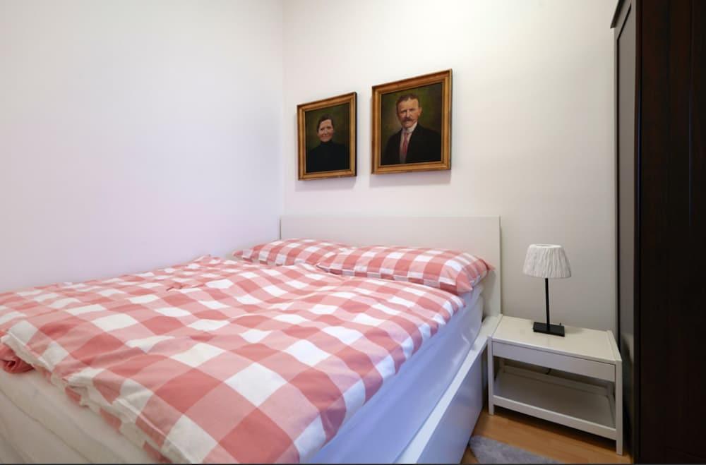 Green And Quiet Apartment Near Center 1