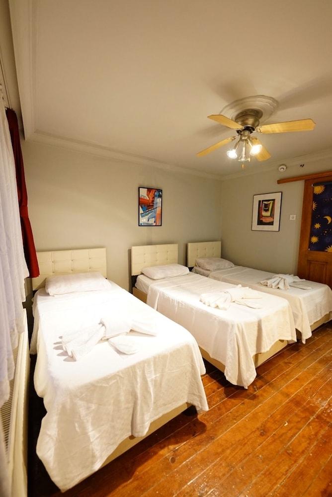 Taxim Garden Hotel 1