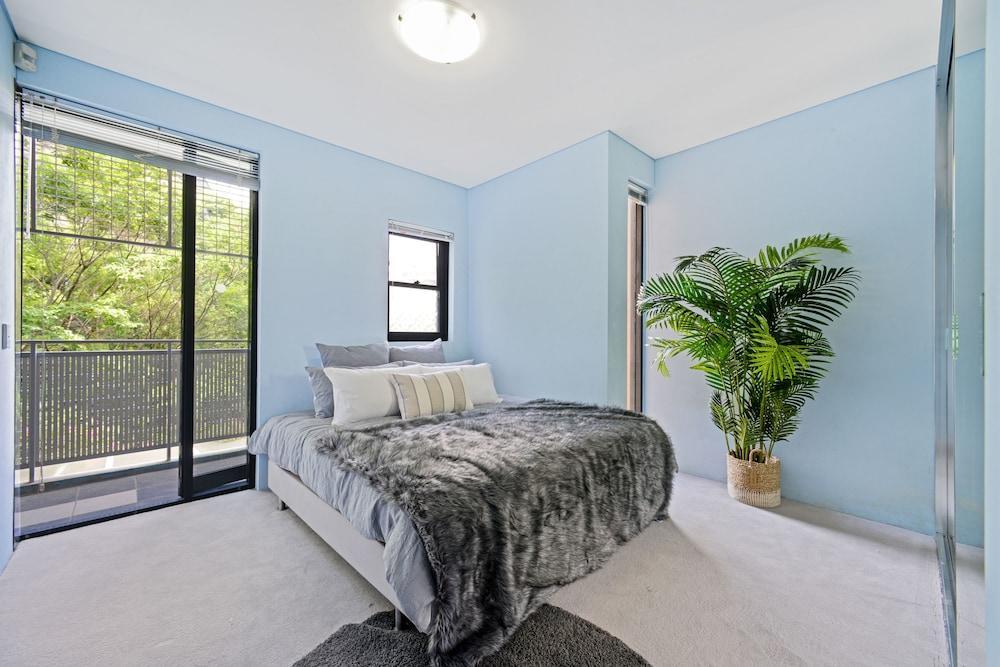 Terrace Living in the Heart of Sydney 1