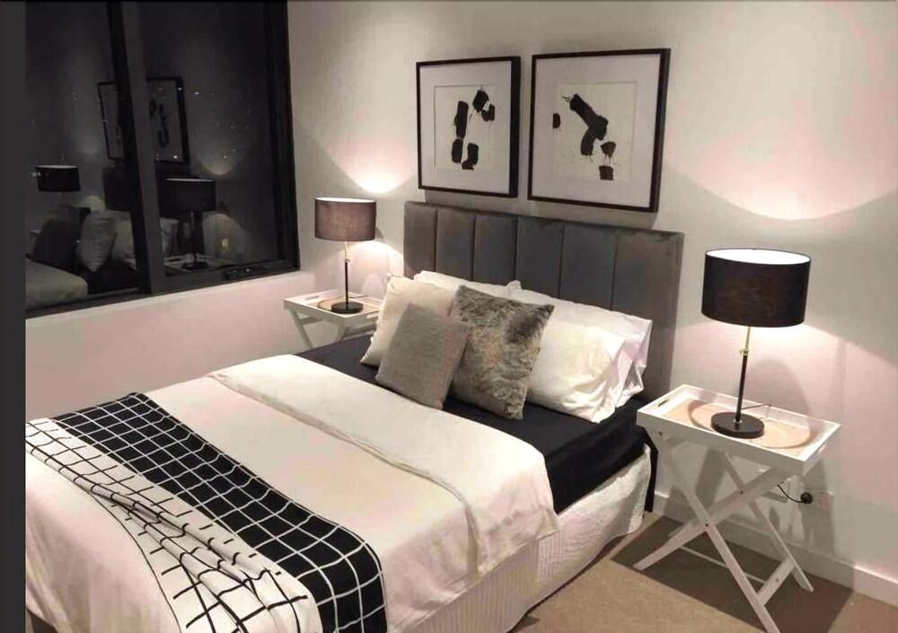 Brand New Lux Water View 3bd with Parking 1