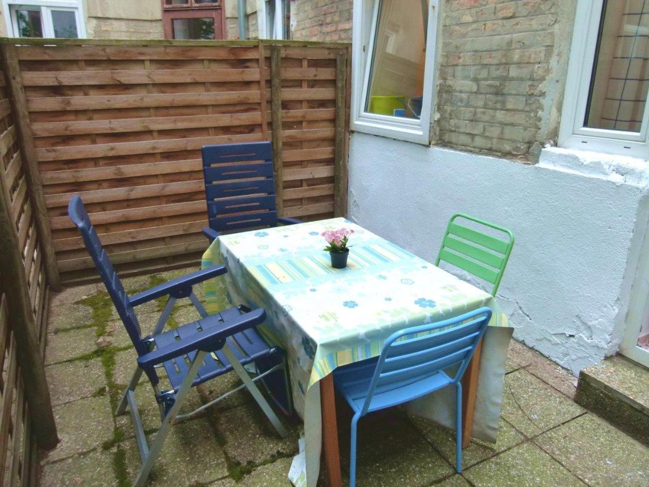 Roooms by Jr City Apartments